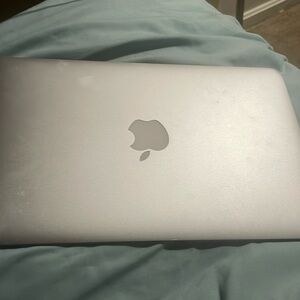 Macbook 2015 (11 Inch) 1.6 Ghz INTER CORE i5